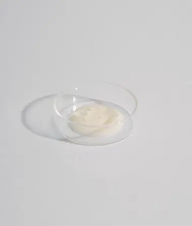 Serum làm sáng da Luxe Botanics CAMU BRIGHTENING SERUM 1